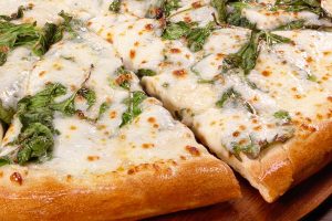 spinach clasico pizza photo